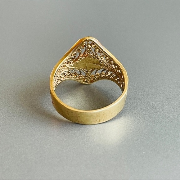 14k Gold Diamond Cut OpenWork Filigree Vintage Ring - Picture 5 of 9